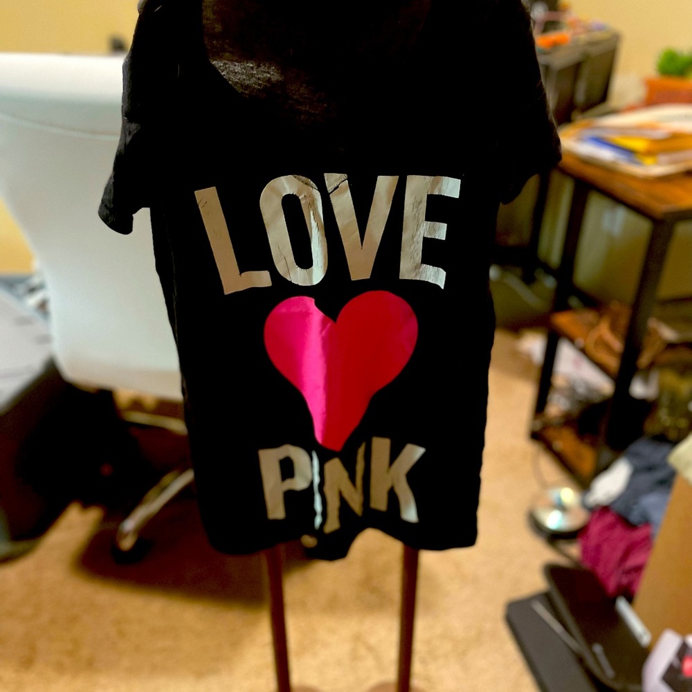 Love Pink Vneck tshirt